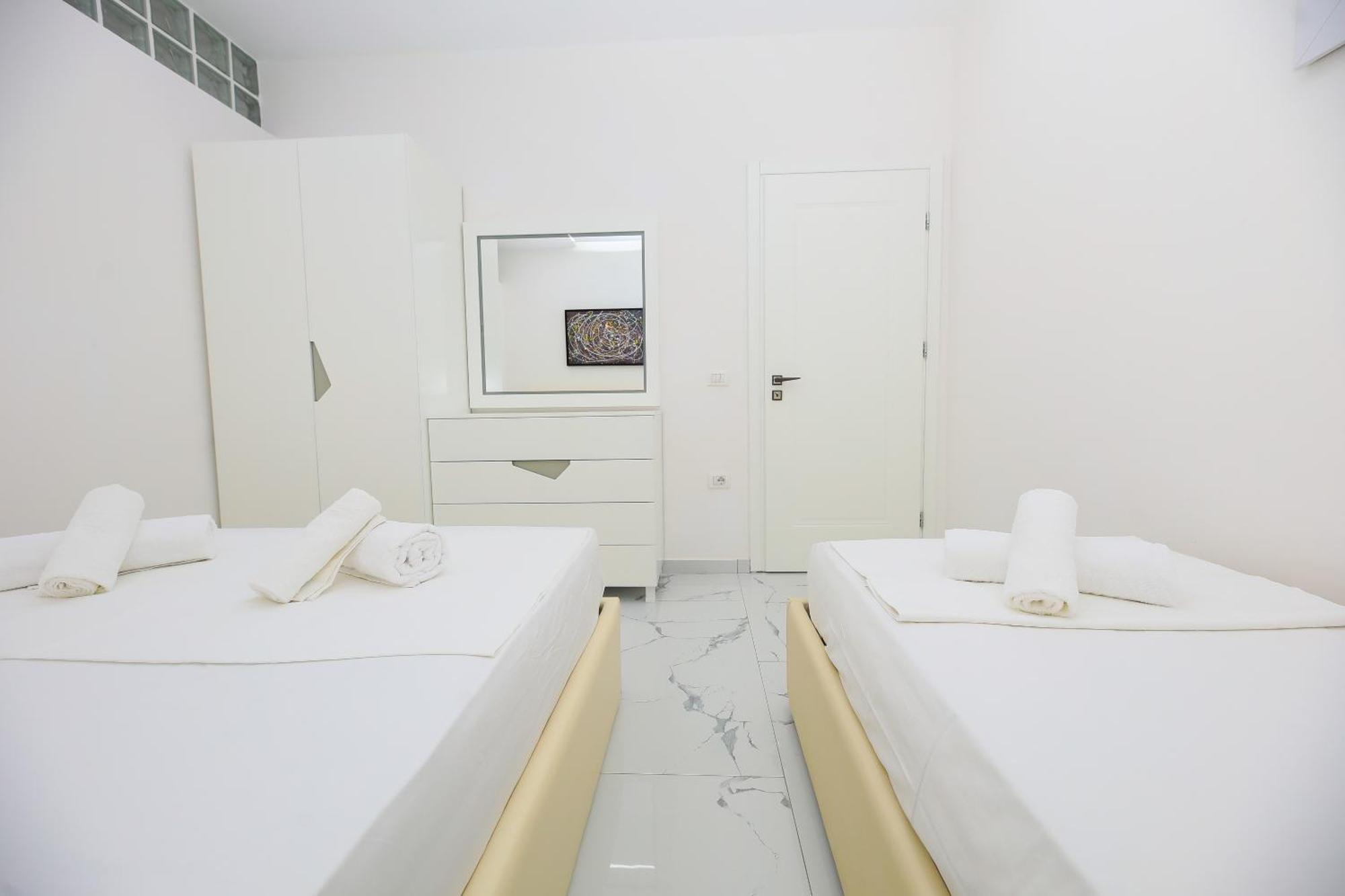 Jimi Apartments Vlorë Екстериор снимка