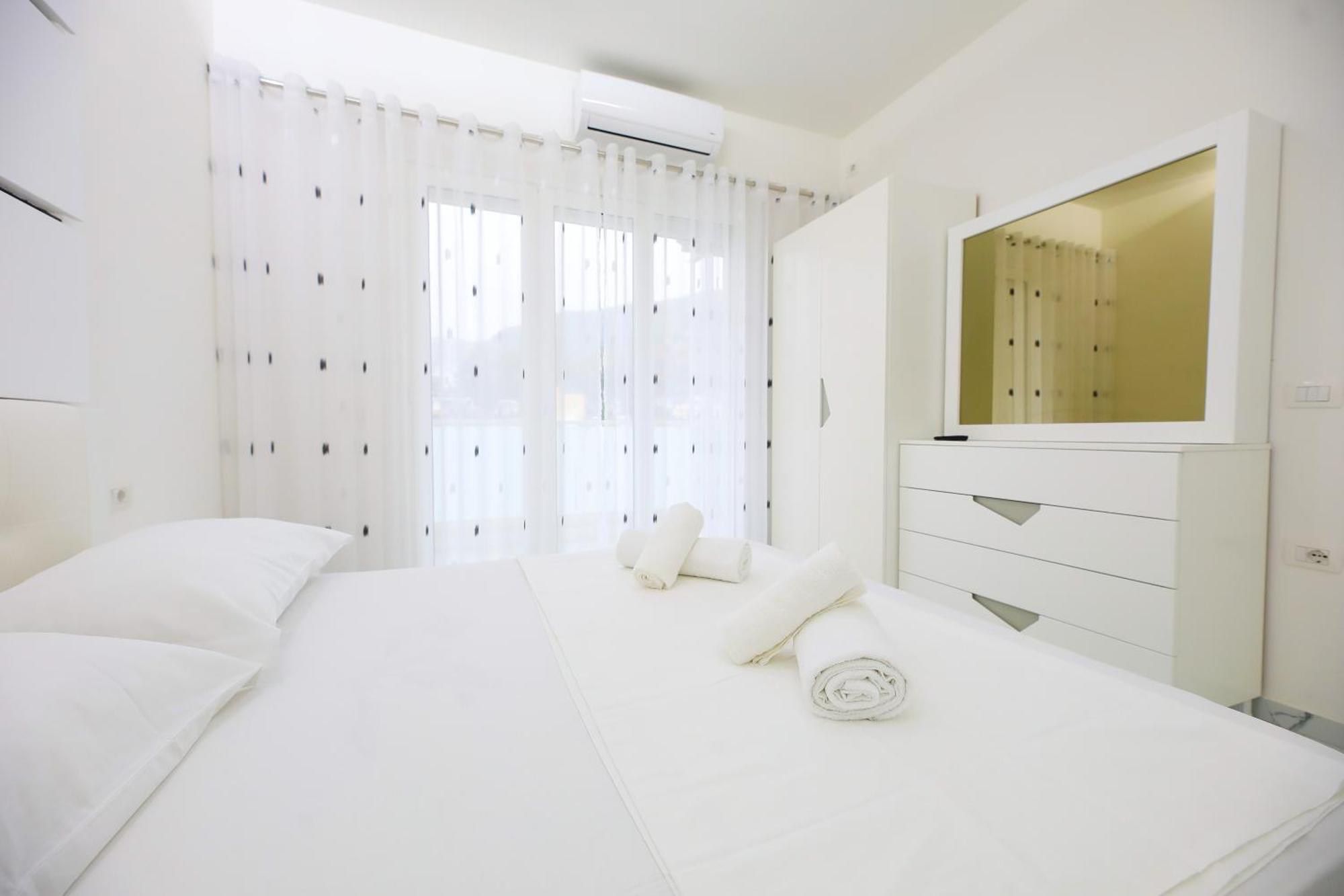 Jimi Apartments Vlorë Екстериор снимка