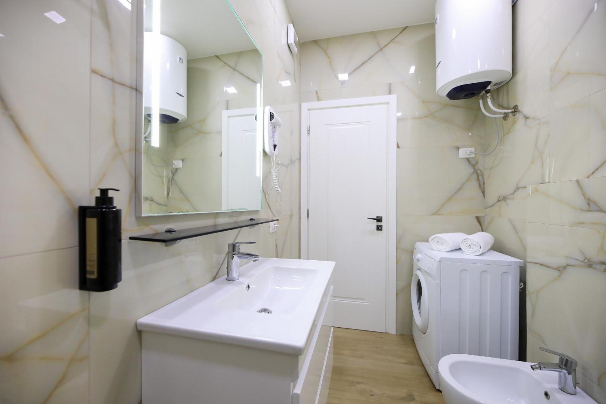 Jimi Apartments Vlorë Екстериор снимка
