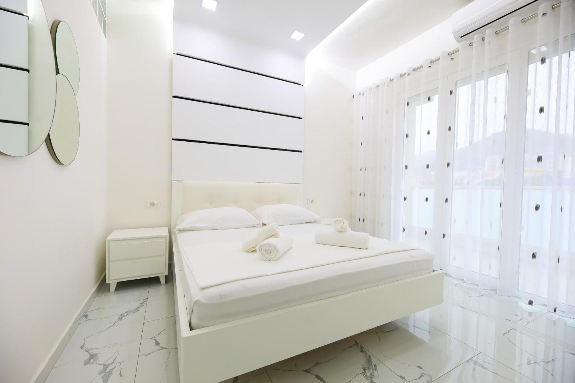 Jimi Apartments Vlorë Екстериор снимка