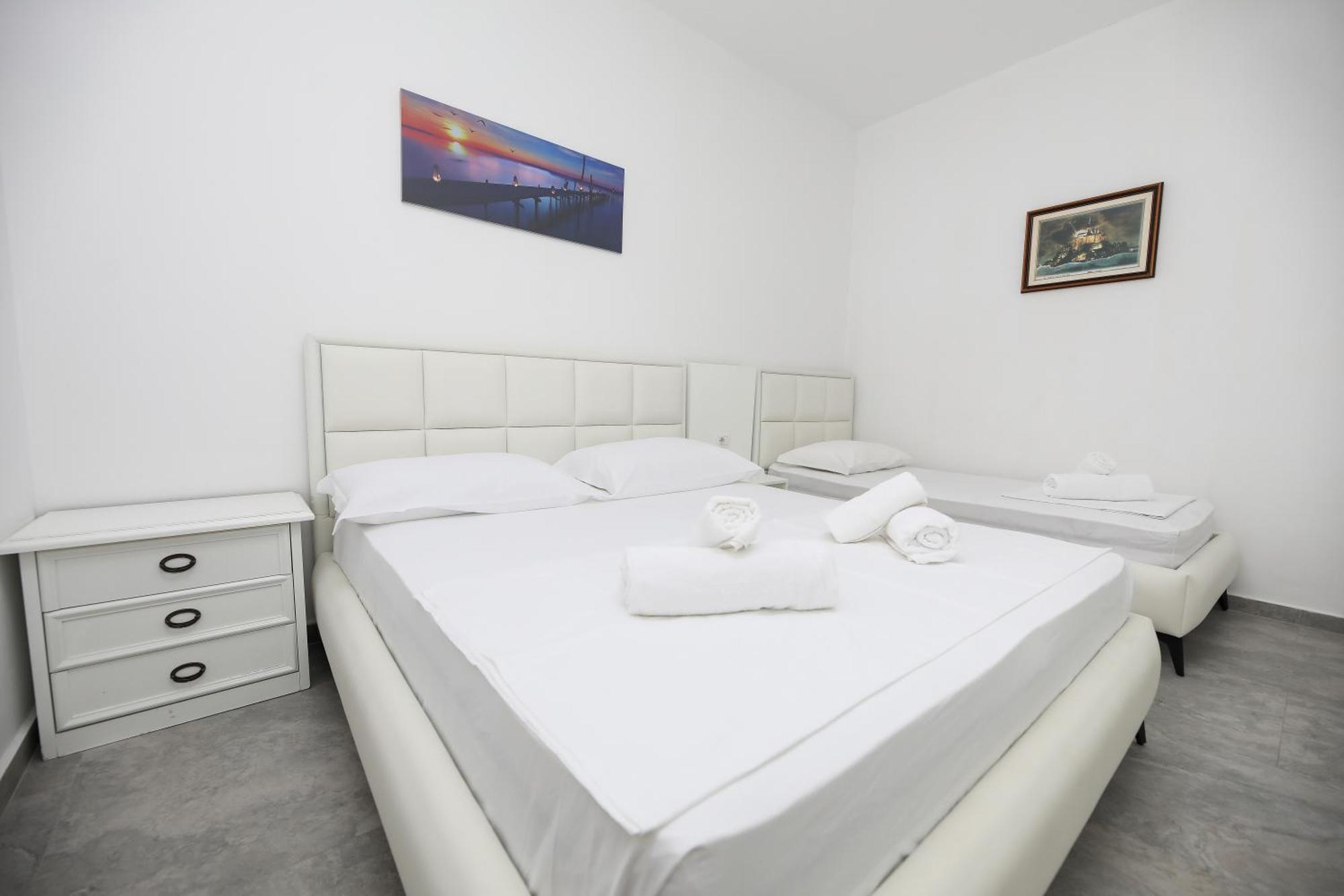 Jimi Apartments Vlorë Екстериор снимка
