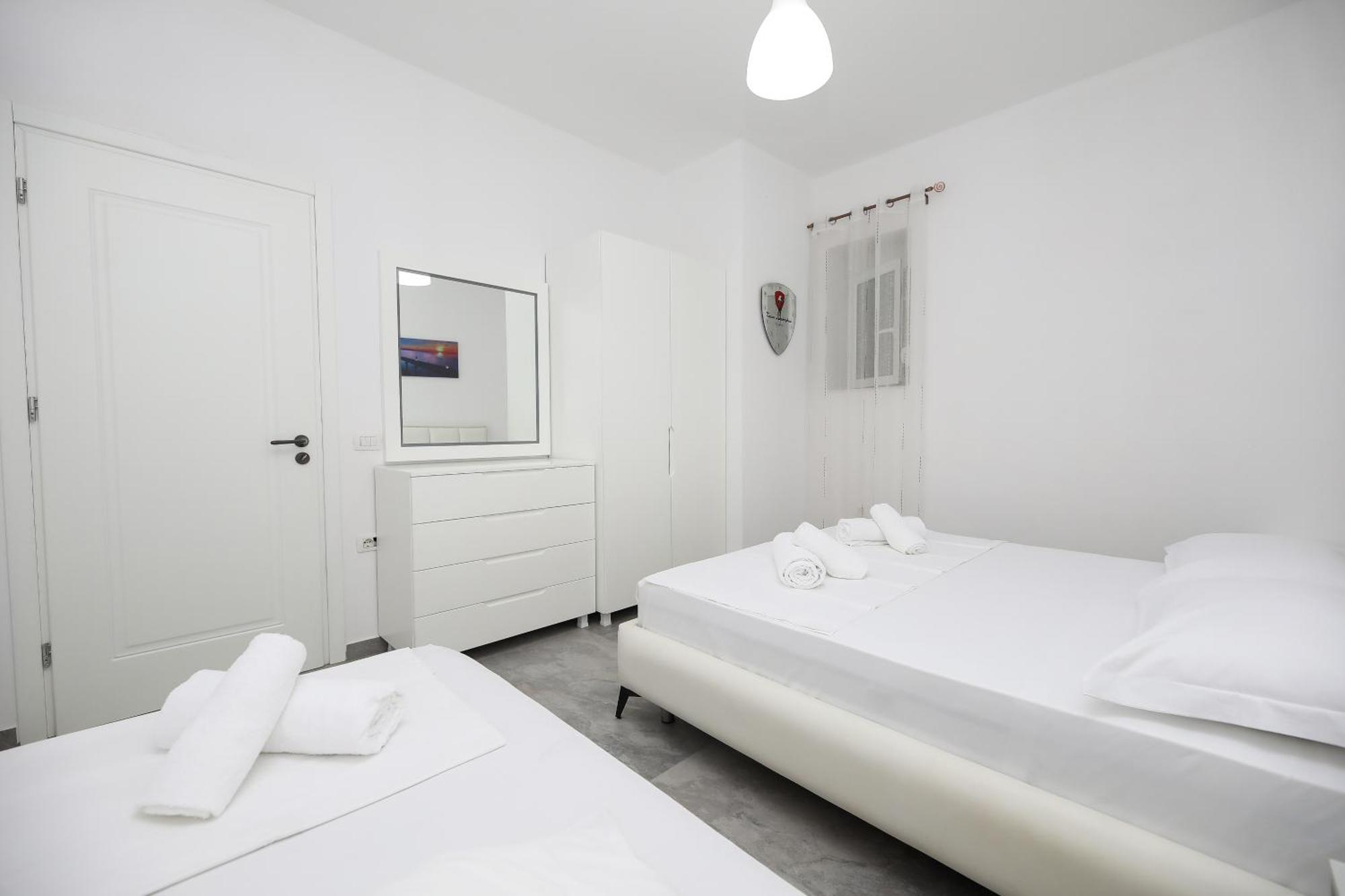 Jimi Apartments Vlorë Екстериор снимка