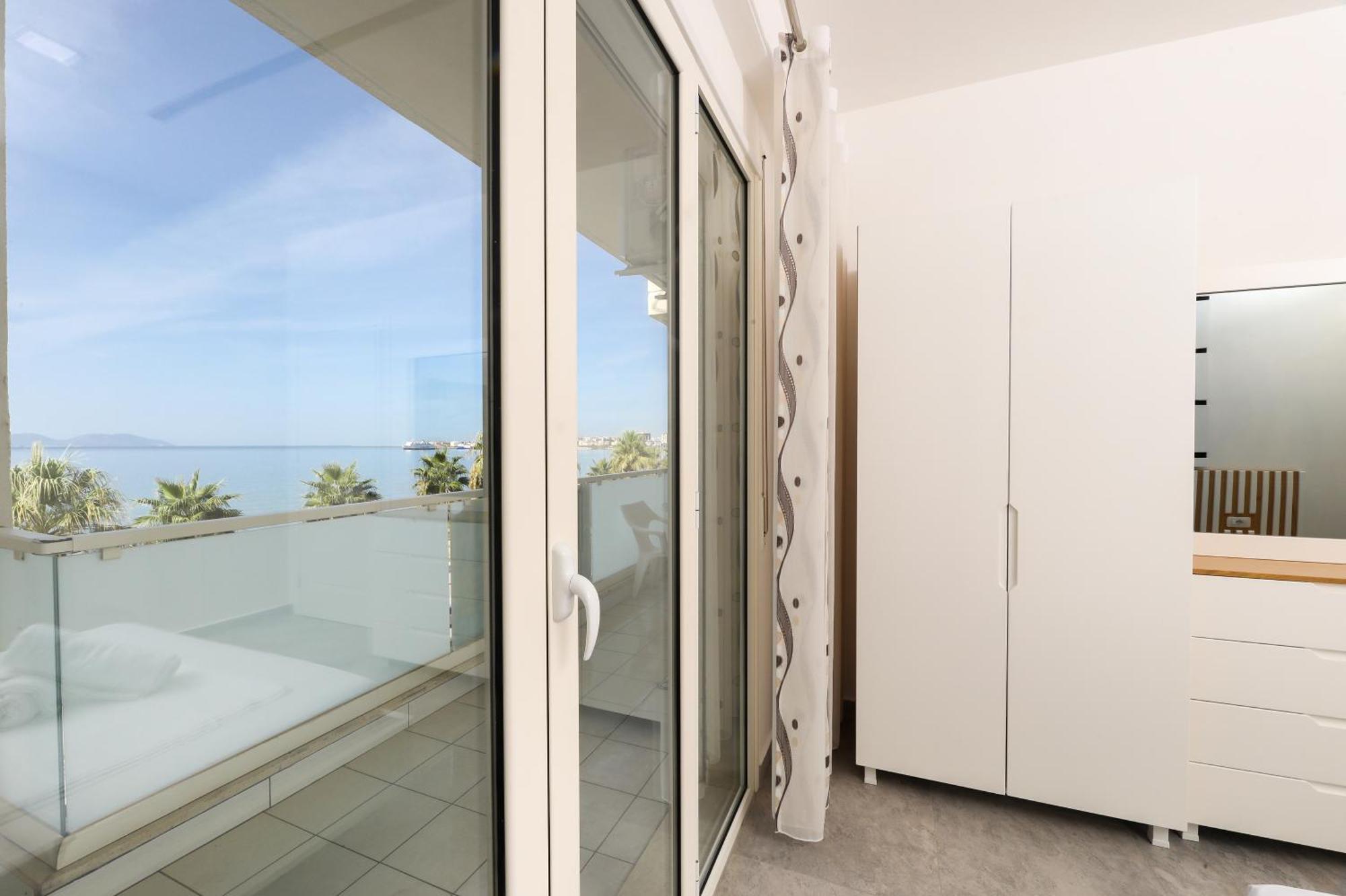 Jimi Apartments Vlorë Екстериор снимка